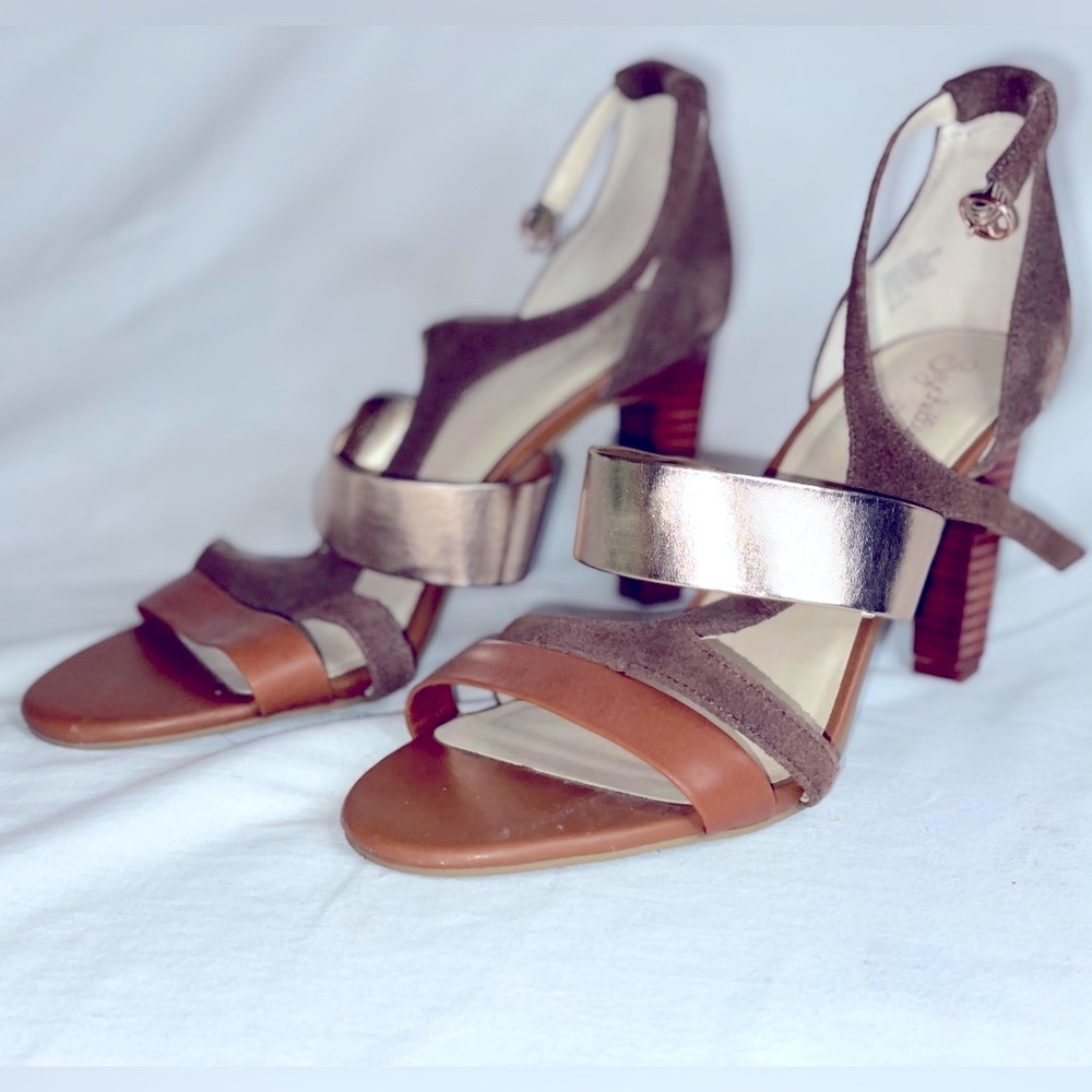 Seychelles Strappy Tan & Gold Sandal Heels sz 9.5